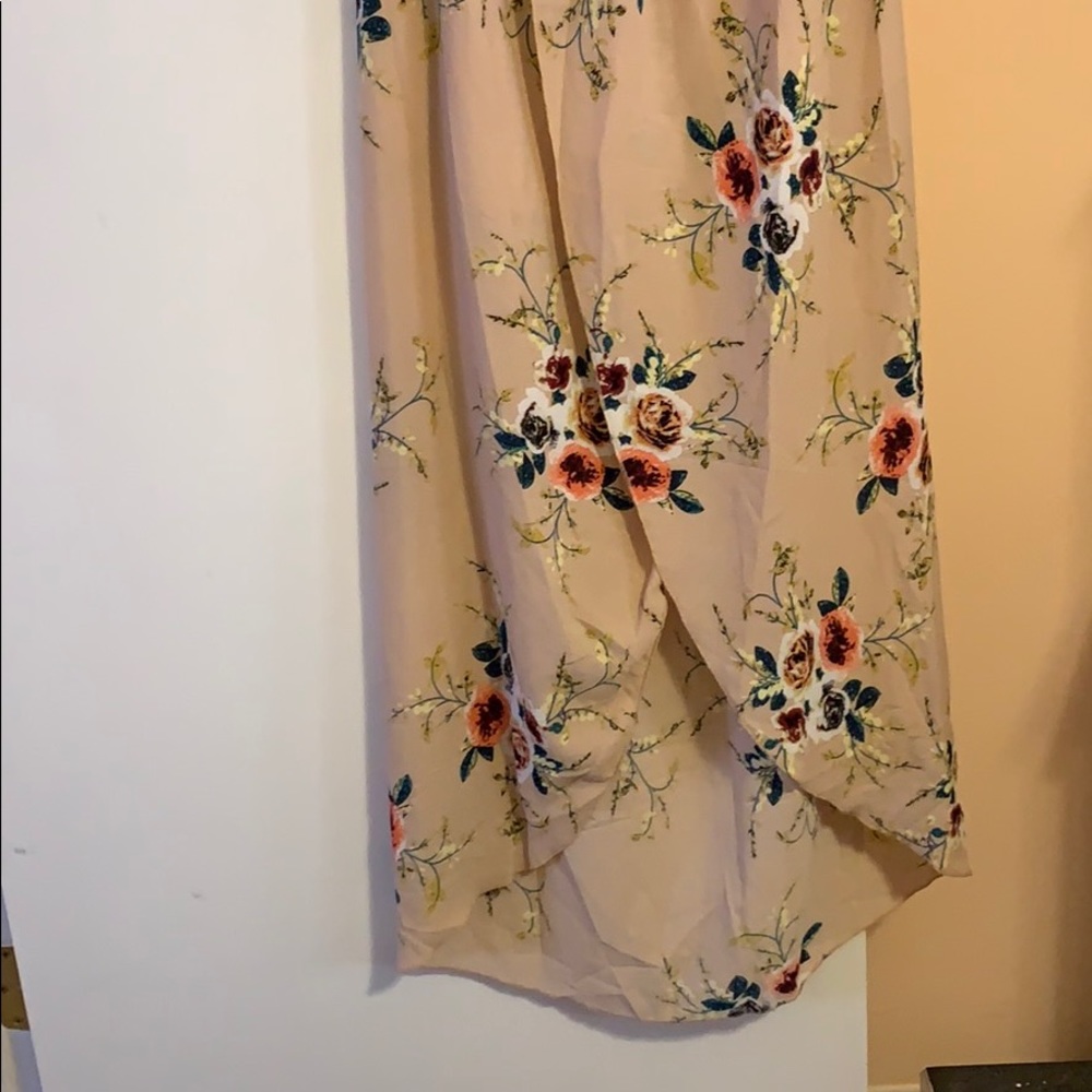 Summer off the shoulder/ or on dress. - Picture 2 of 7